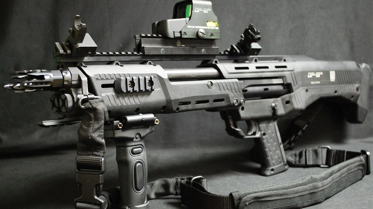 Η πανίσχυρη καραμπίνα DP-12 – Ένα όπλο από το μέλλον (Βίντεο)